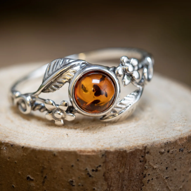 silver lion eye